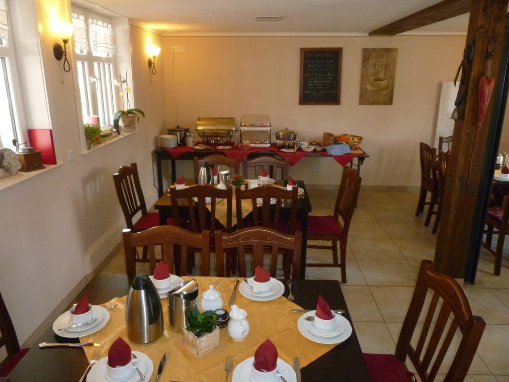 Cafe Im Hof- Bed & Breakfast Streufdorf 외부 사진