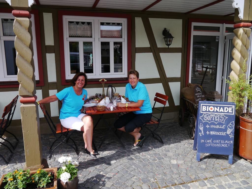 Cafe Im Hof- Bed & Breakfast Streufdorf 외부 사진