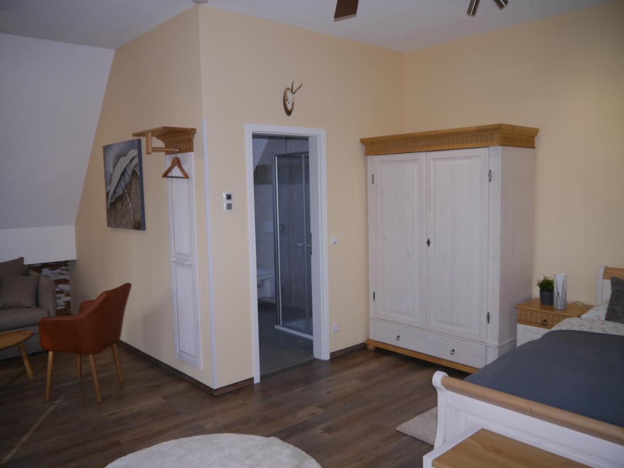 Cafe Im Hof- Bed & Breakfast Streufdorf 외부 사진